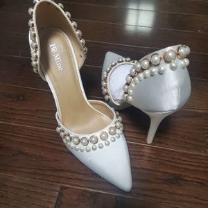 Shoes, size 10, white, Be Mine